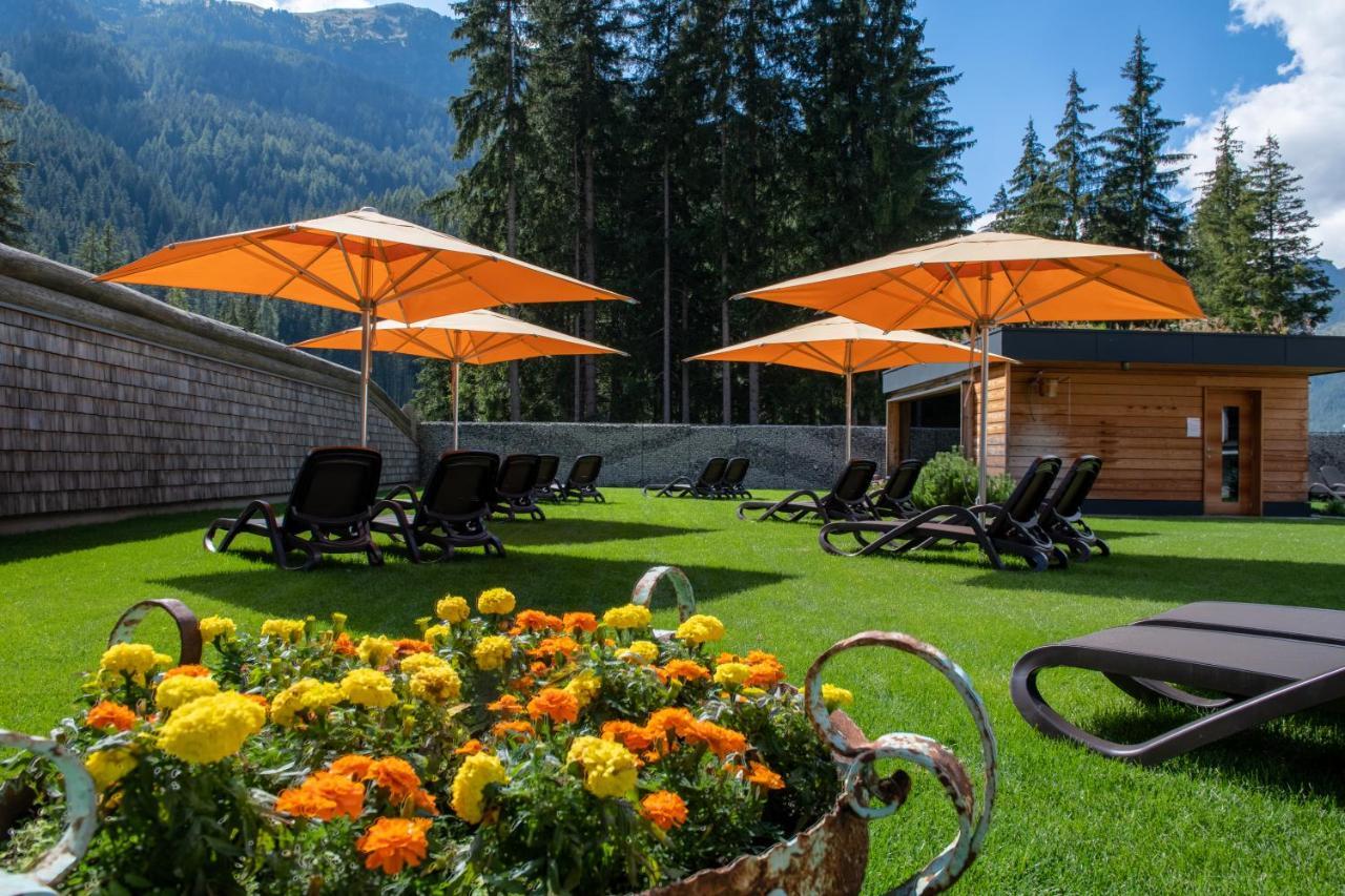 Croce Bianca Leisure & Spa Hotel Canazei Esterno foto