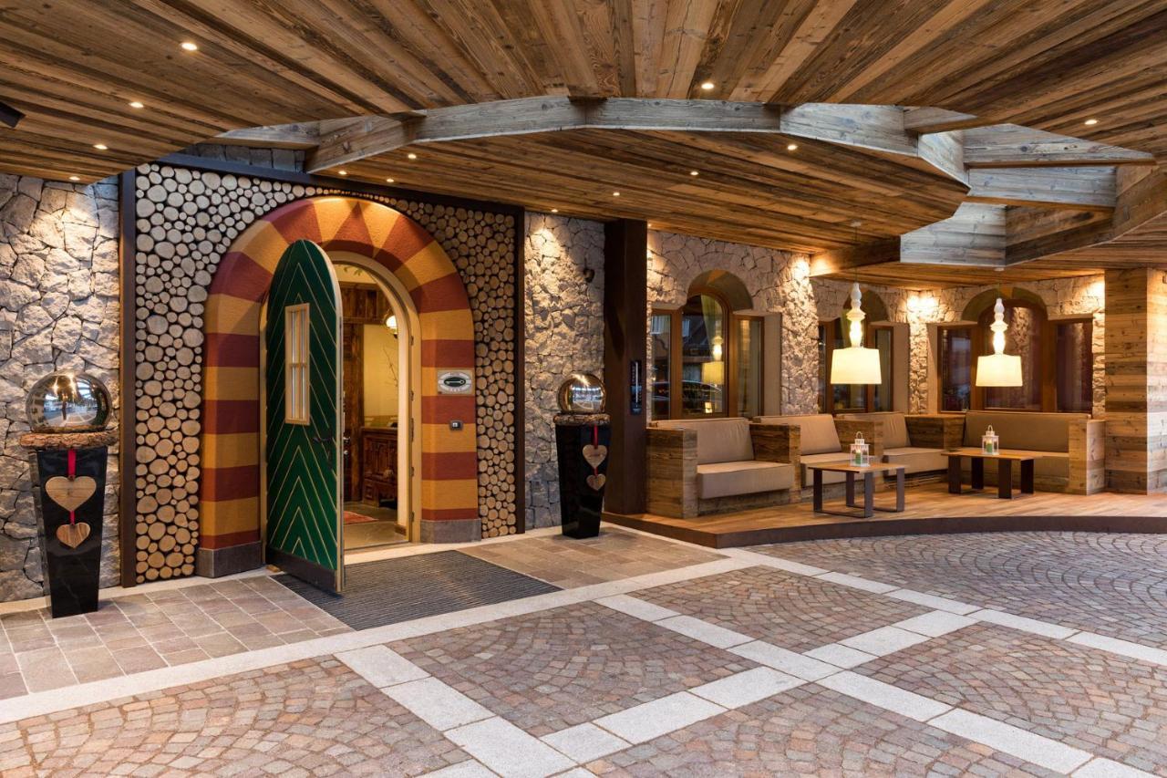 Croce Bianca Leisure & Spa Hotel Canazei Esterno foto
