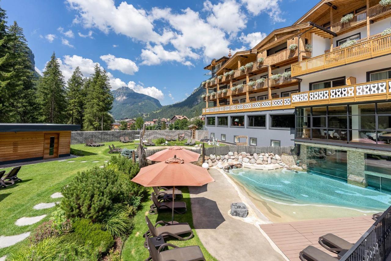 Croce Bianca Leisure & Spa Hotel Canazei Esterno foto