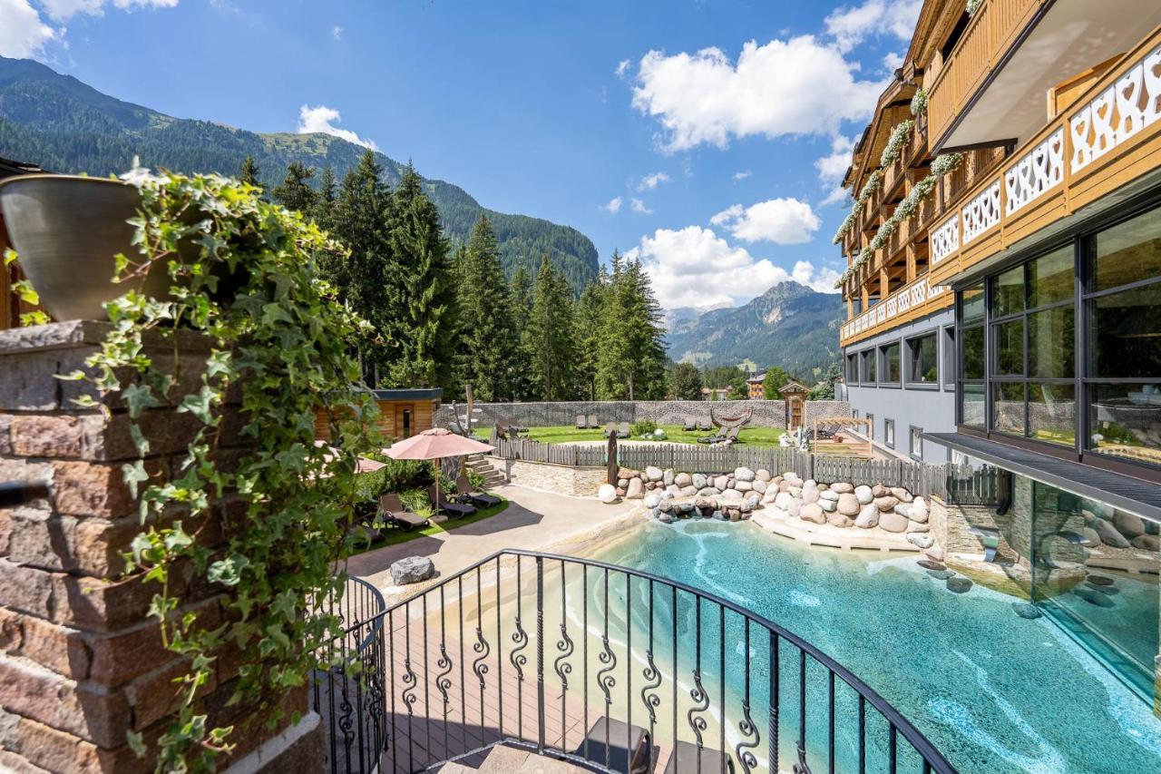 Croce Bianca Leisure & Spa Hotel Canazei Esterno foto