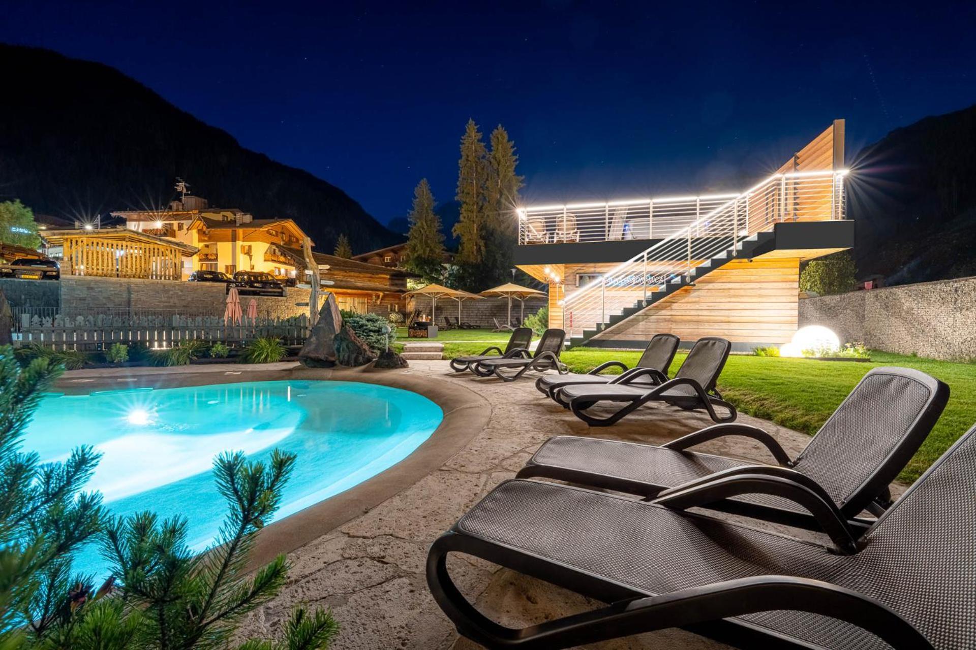 Croce Bianca Leisure & Spa Hotel Canazei Esterno foto