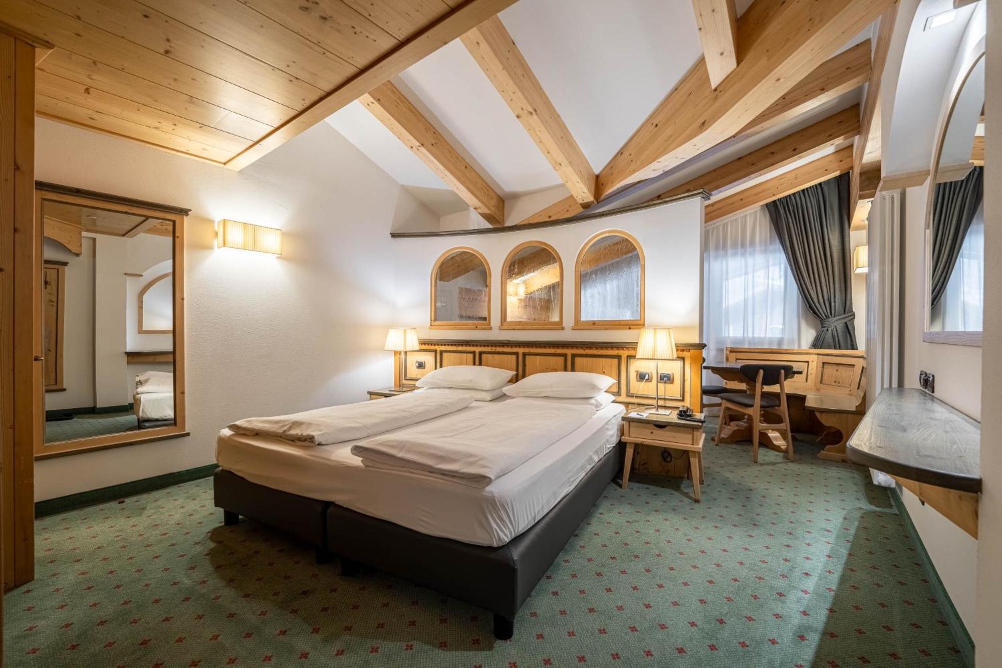 Croce Bianca Leisure & Spa Hotel Canazei Esterno foto