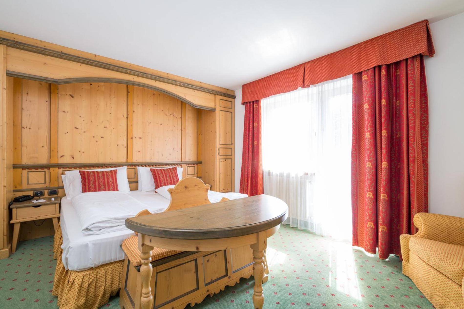 Croce Bianca Leisure & Spa Hotel Canazei Esterno foto